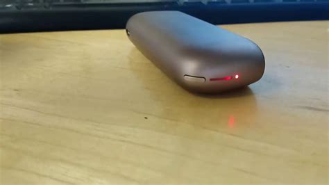 iqos holder red lights.